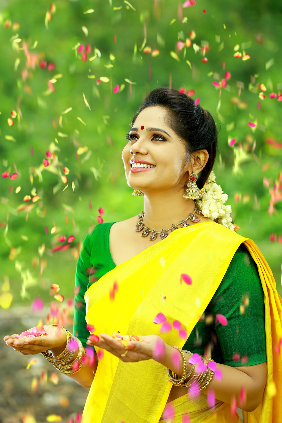actress-samarthyaNedimaram-16